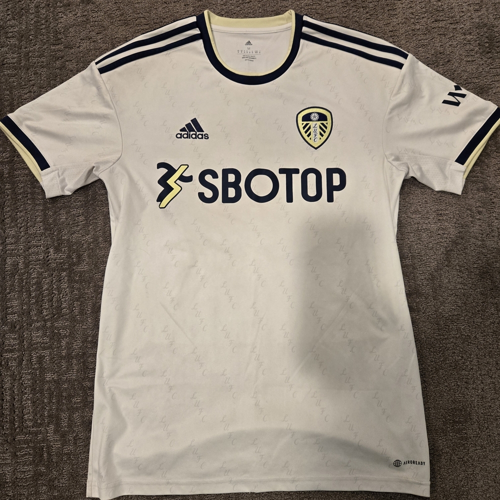 2022-23 Leeds United Soccer Jersey - Weston McKennie